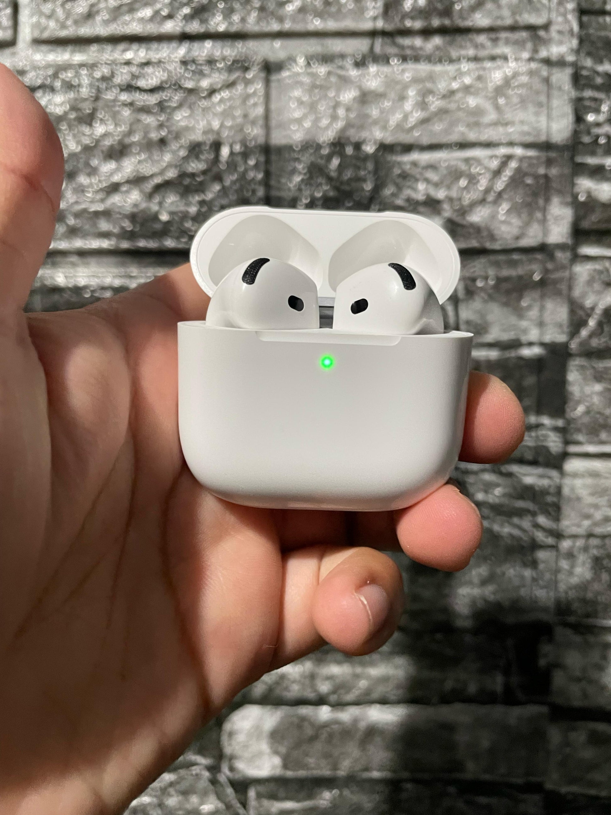 AirPods 4